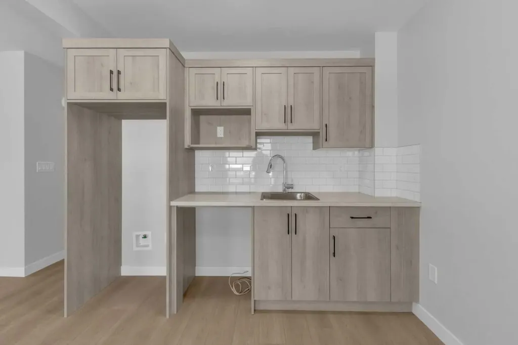 6 Memorial Parkway Rural Red Deer County AB T4E 3B7
