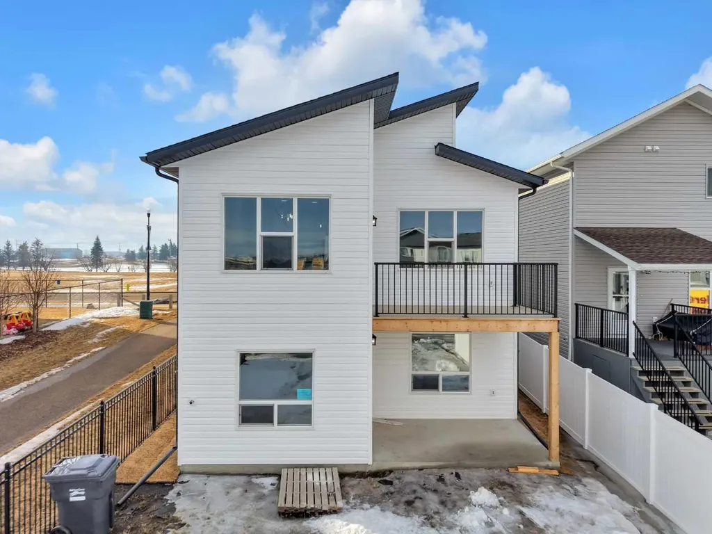 6 Memorial Parkway Rural Red Deer County AB T4E 3B7