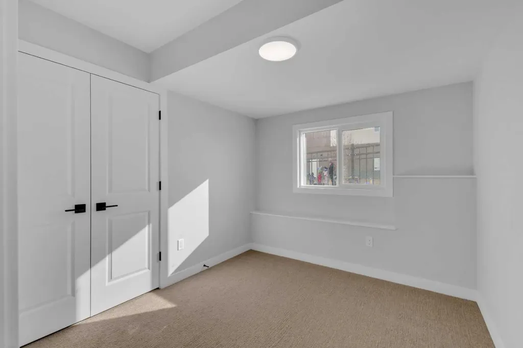 6 Memorial Parkway Rural Red Deer County AB T4E 3B7
