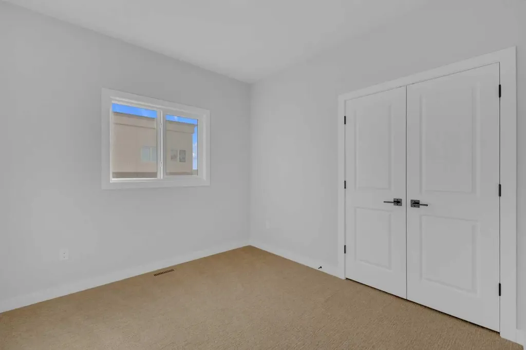 6 Memorial Parkway Rural Red Deer County AB T4E 3B7