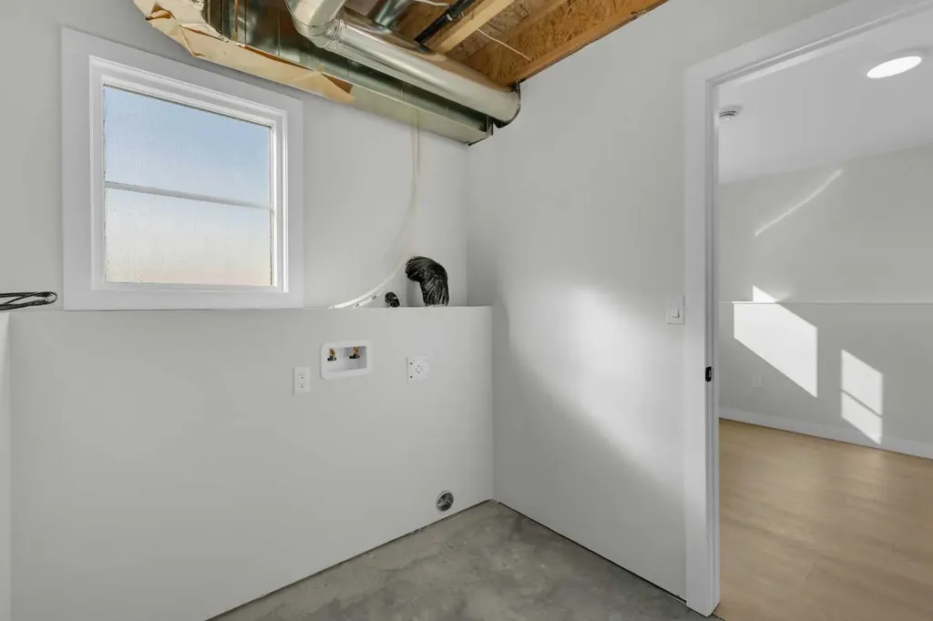 6 Memorial Parkway Rural Red Deer County AB T4E 3B7