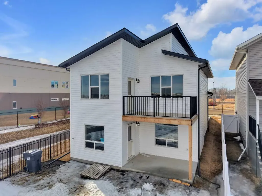 6 Memorial Parkway Rural Red Deer County AB T4E 3B7