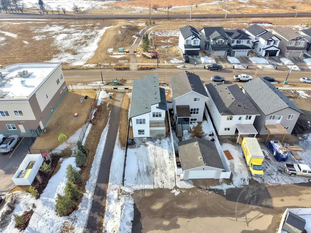 6 Memorial Parkway Rural Red Deer County AB T4E 3B7