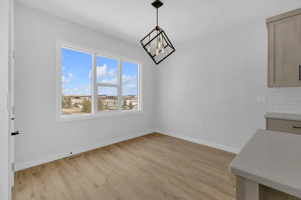 6 Memorial Parkway Rural Red Deer County AB T4E 3B7