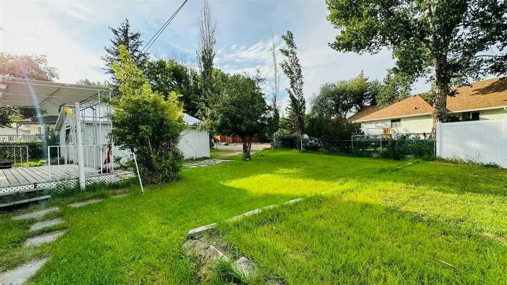1133 300 Newcastle Place Drumheller AB T0J 0Y2