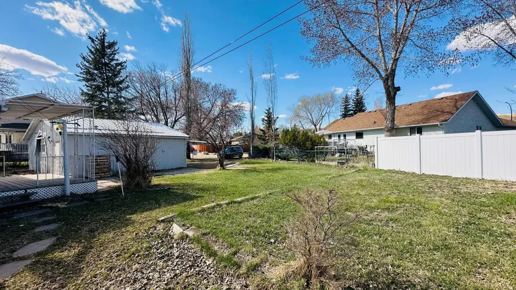 1133 300 Newcastle Place Drumheller AB T0J 0Y2