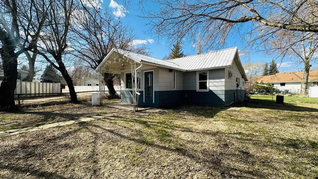1133 300 Newcastle Place Drumheller AB T0J 0Y2