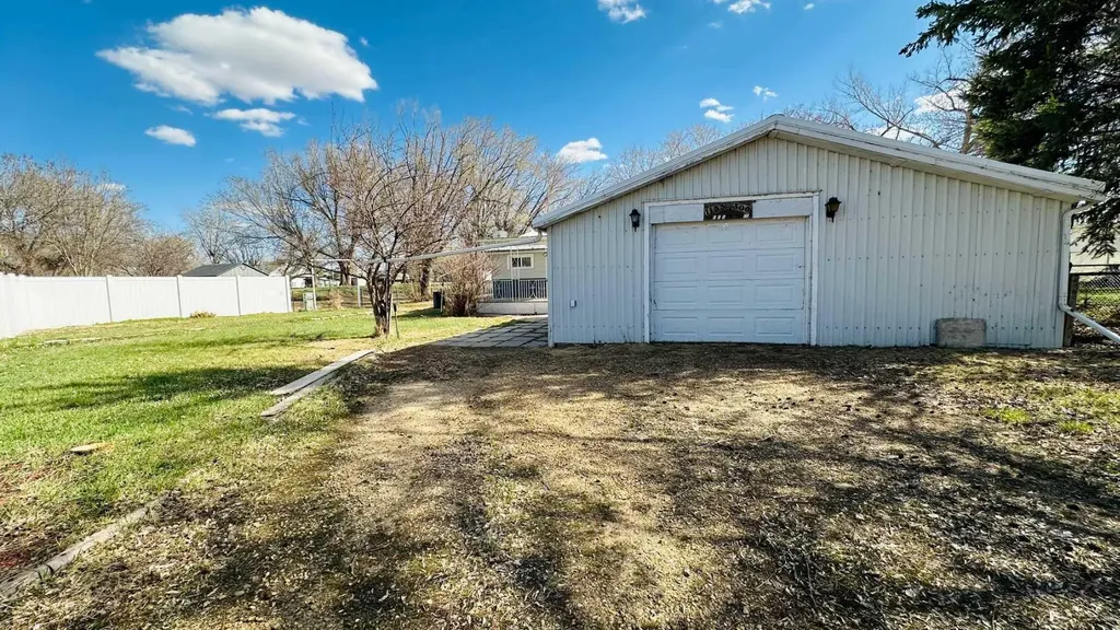 1133 300 Newcastle Place Drumheller AB T0J 0Y2