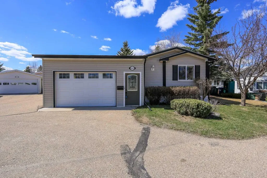 4915 Doncaster Avenue Red Deer AB T4R 2Z8