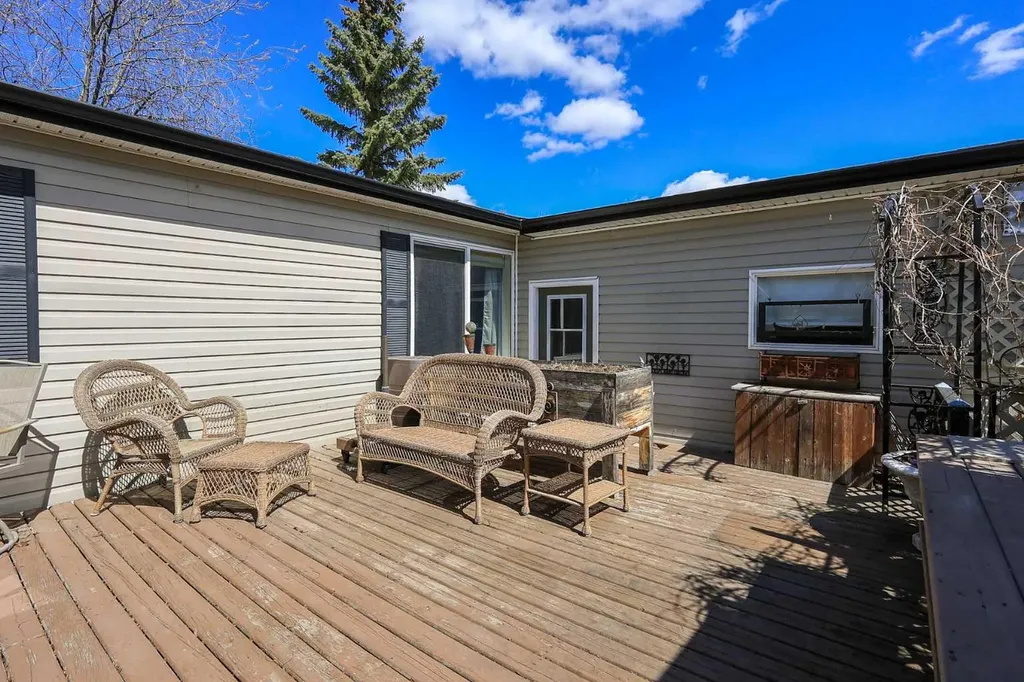 4915 Doncaster Avenue Red Deer AB T4R 2Z8