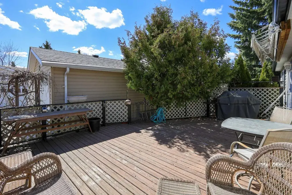 4915 Doncaster Avenue Red Deer AB T4R 2Z8