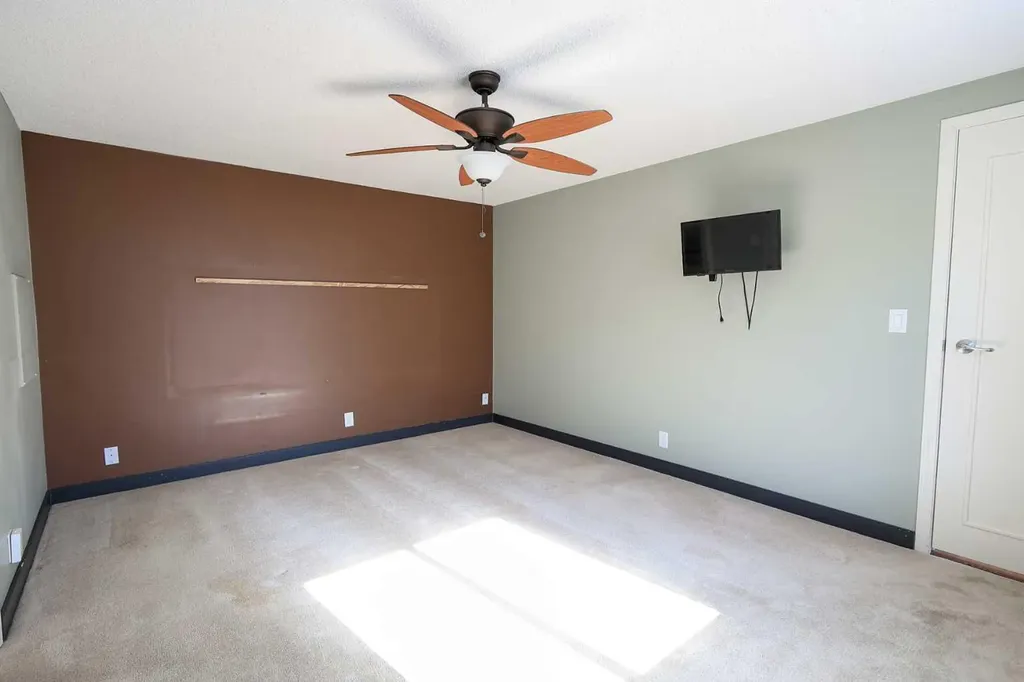 4915 Doncaster Avenue Red Deer AB T4R 2Z8