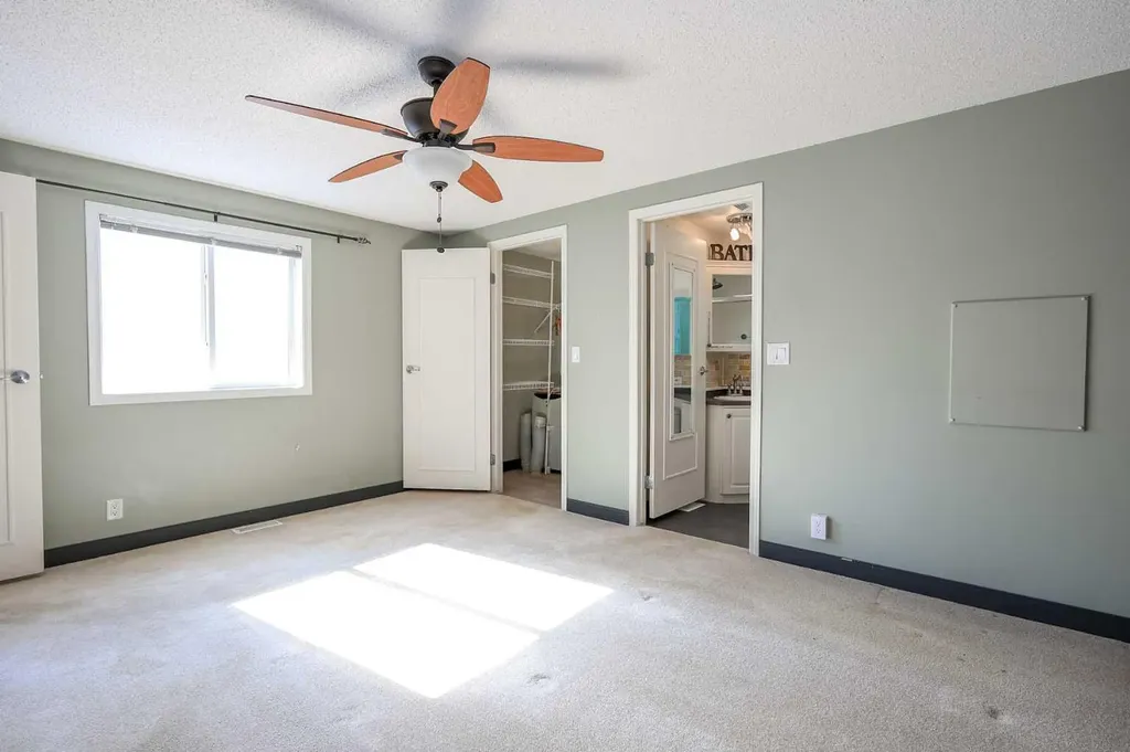 4915 Doncaster Avenue Red Deer AB T4R 2Z8