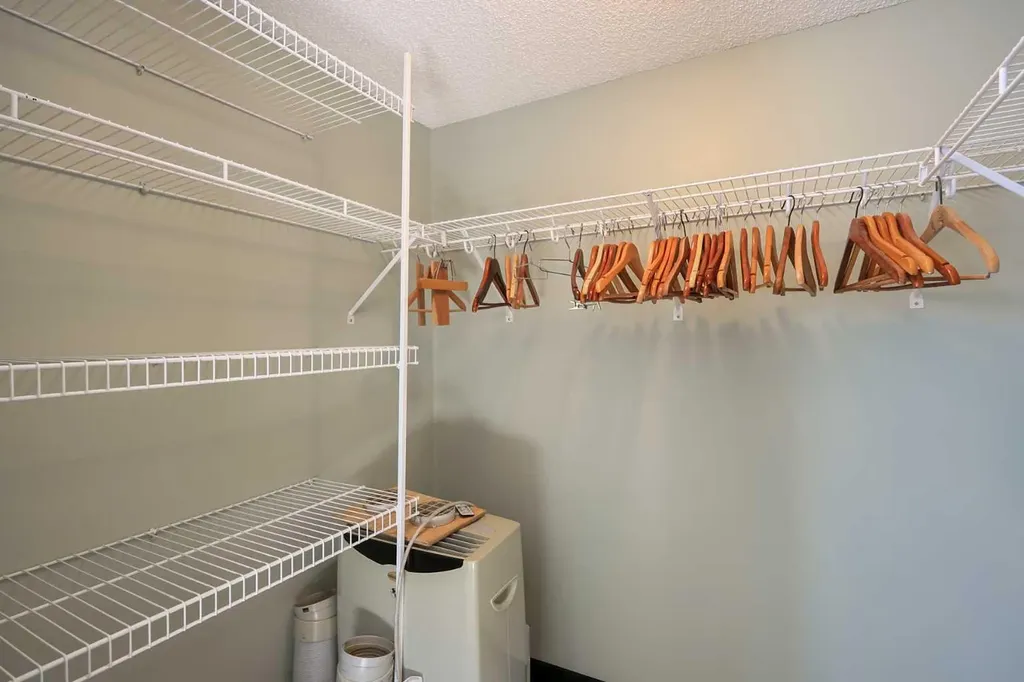 4915 Doncaster Avenue Red Deer AB T4R 2Z8