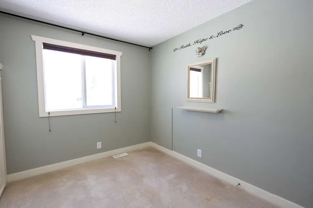 4915 Doncaster Avenue Red Deer AB T4R 2Z8