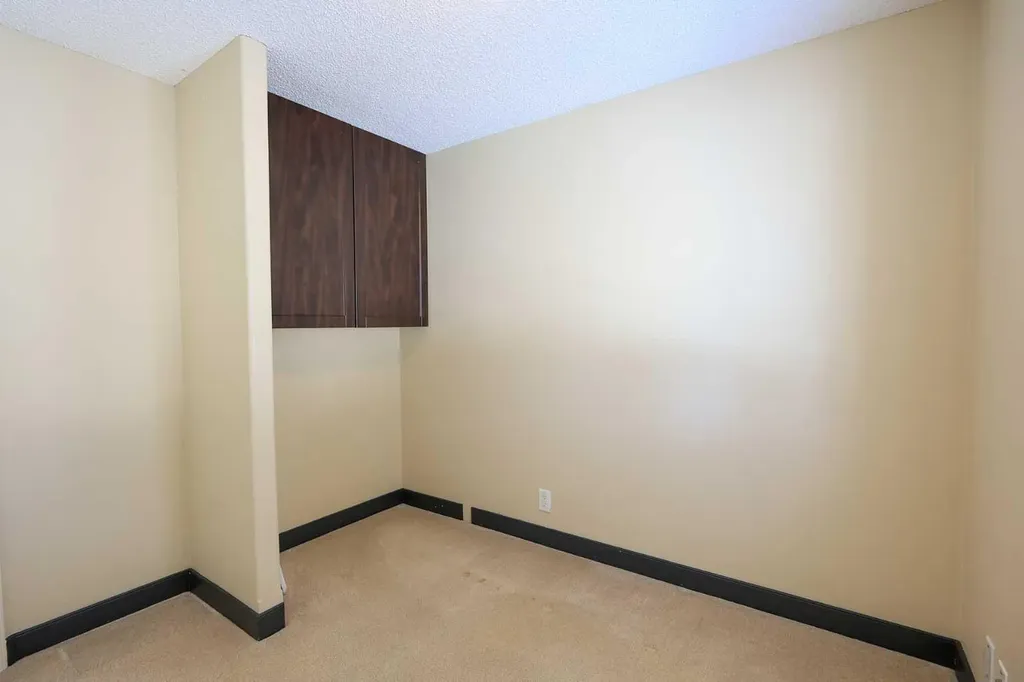 4915 Doncaster Avenue Red Deer AB T4R 2Z8