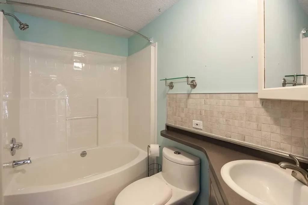 4915 Doncaster Avenue Red Deer AB T4R 2Z8