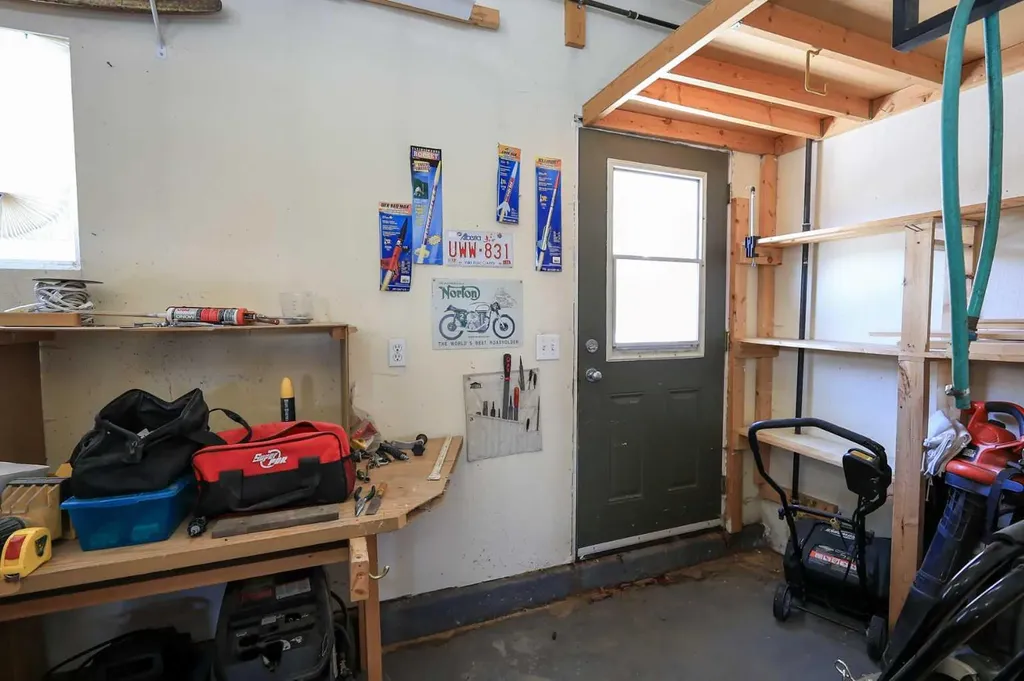 4915 Doncaster Avenue Red Deer AB T4R 2Z8