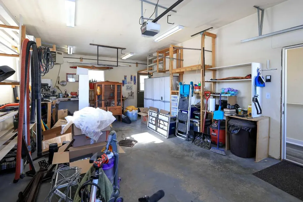 4915 Doncaster Avenue Red Deer AB T4R 2Z8