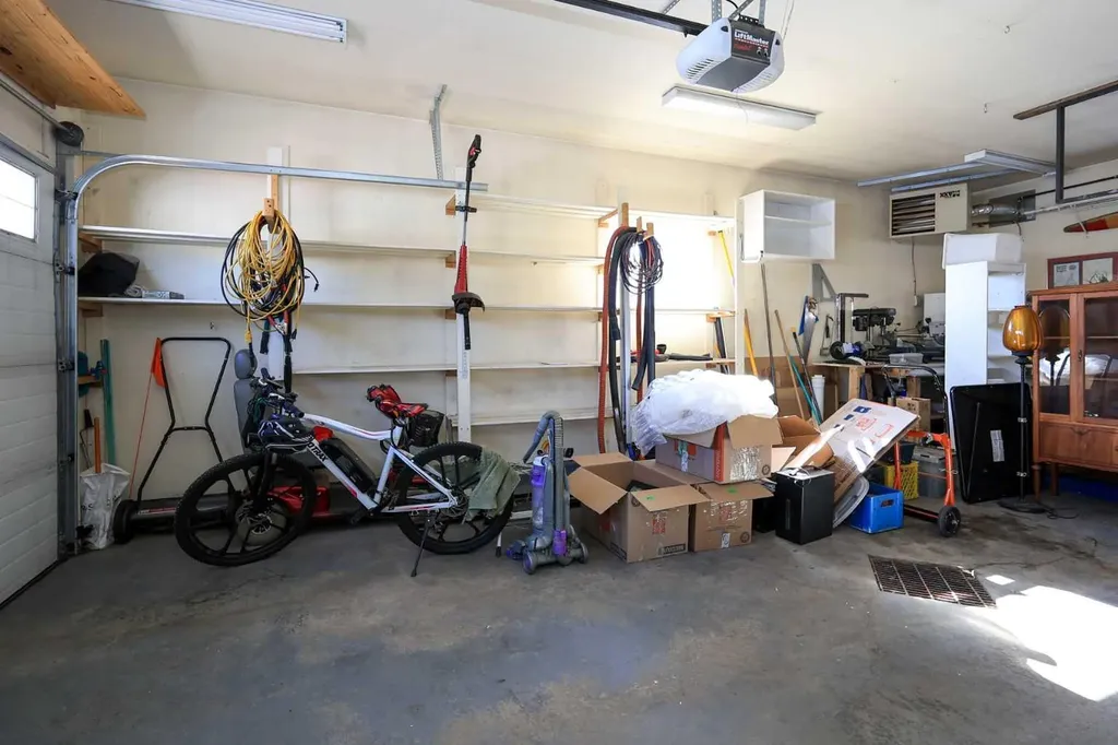 4915 Doncaster Avenue Red Deer AB T4R 2Z8