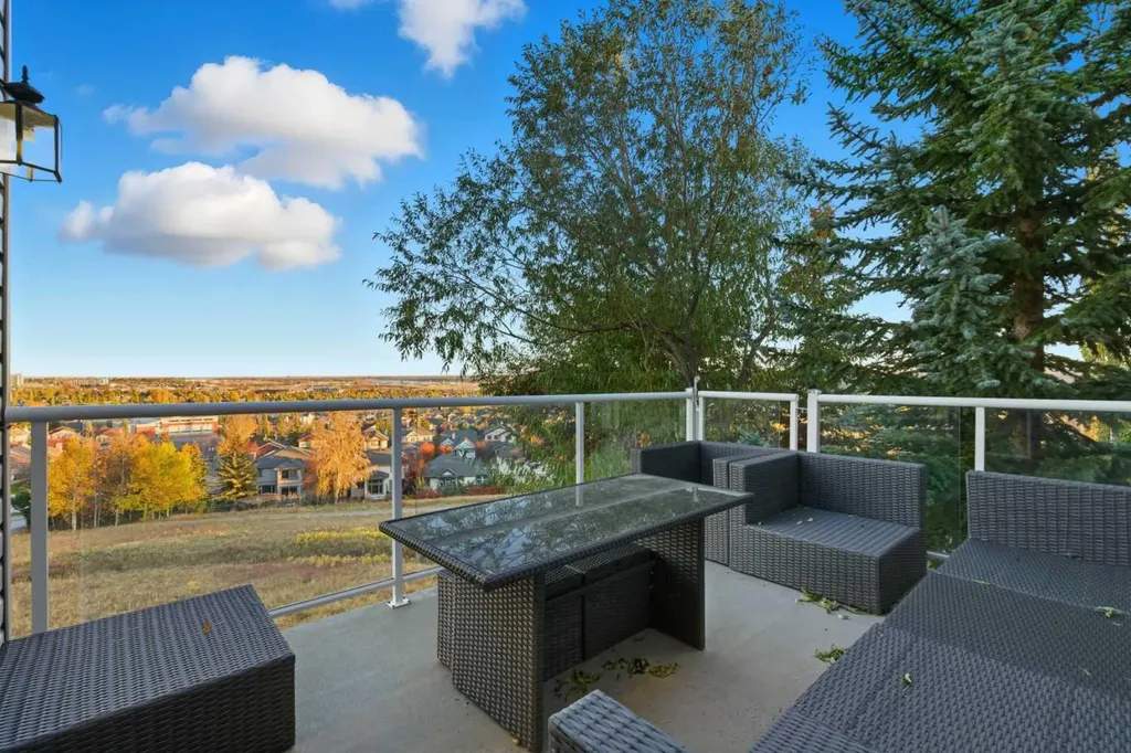 146 Springbluff Heights SW Calgary AB T3H 5B7