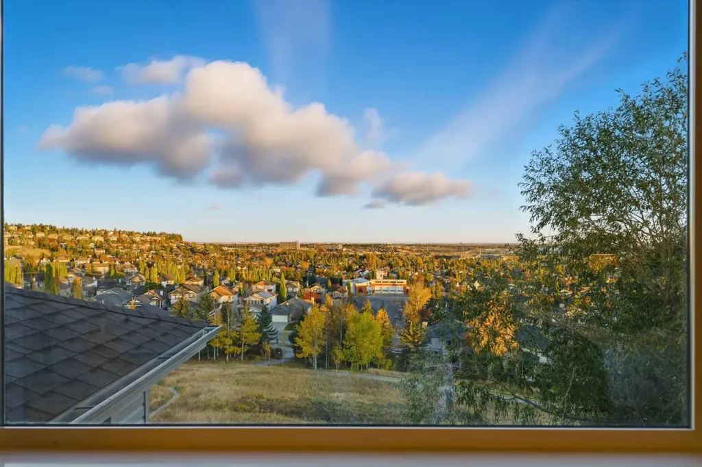 146 Springbluff Heights SW Calgary AB T3H 5B7