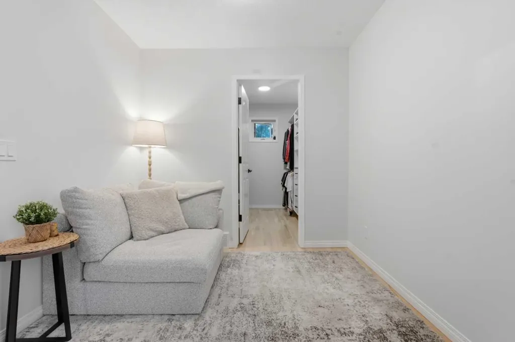 146 Springbluff Heights SW Calgary AB T3H 5B7