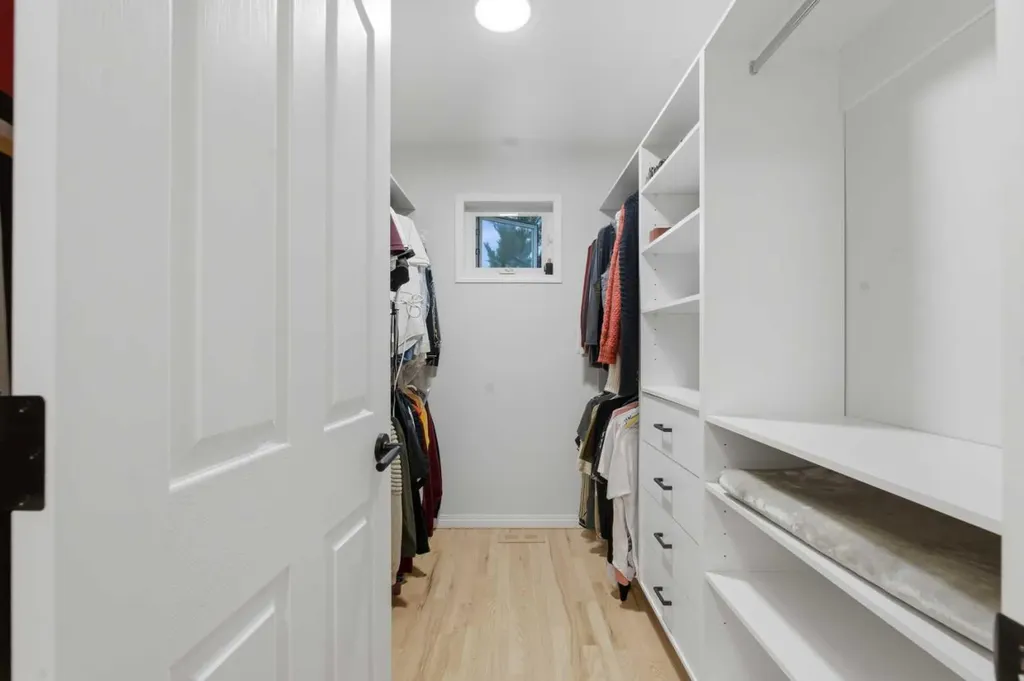 146 Springbluff Heights SW Calgary AB T3H 5B7