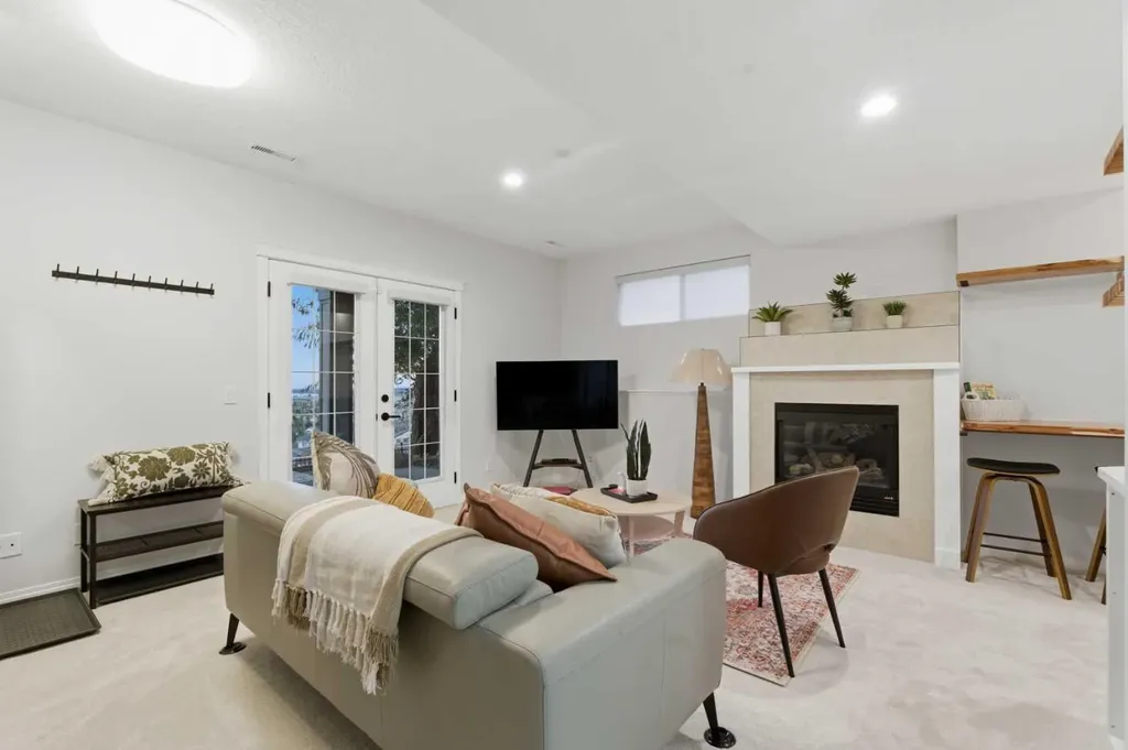 146 Springbluff Heights SW Calgary AB T3H 5B7