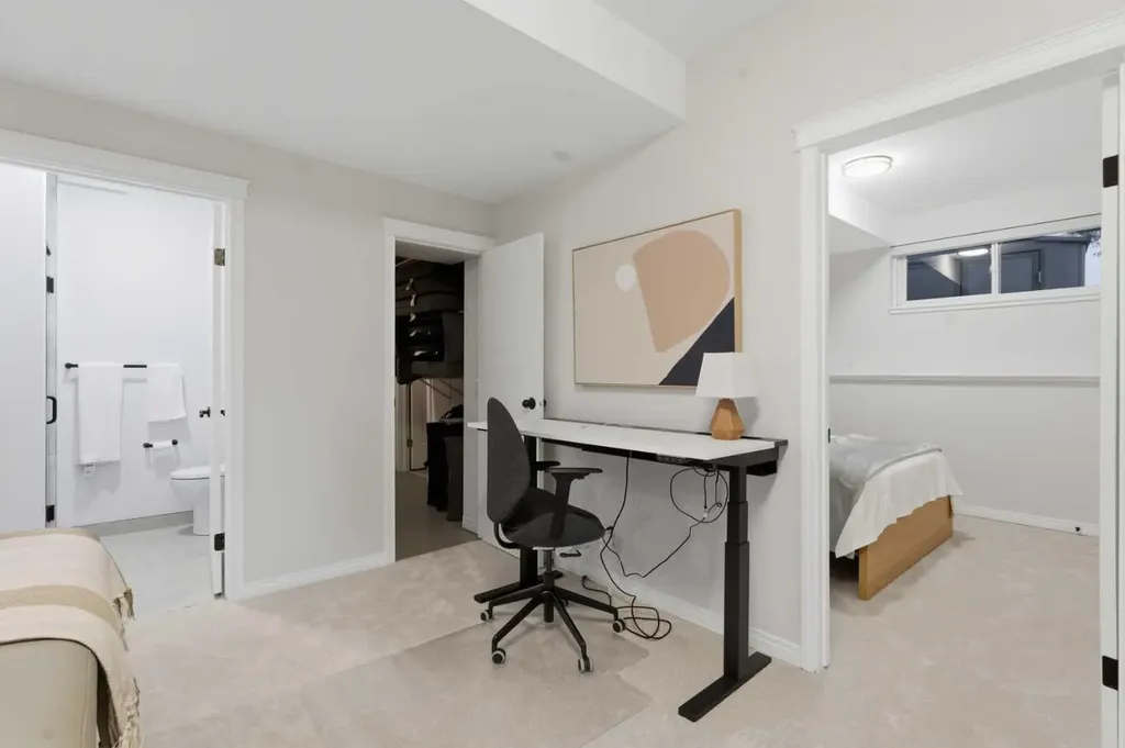 146 Springbluff Heights SW Calgary AB T3H 5B7