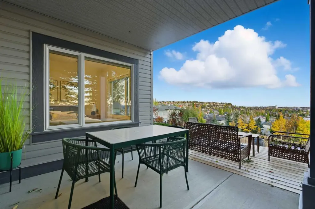 146 Springbluff Heights SW Calgary AB T3H 5B7