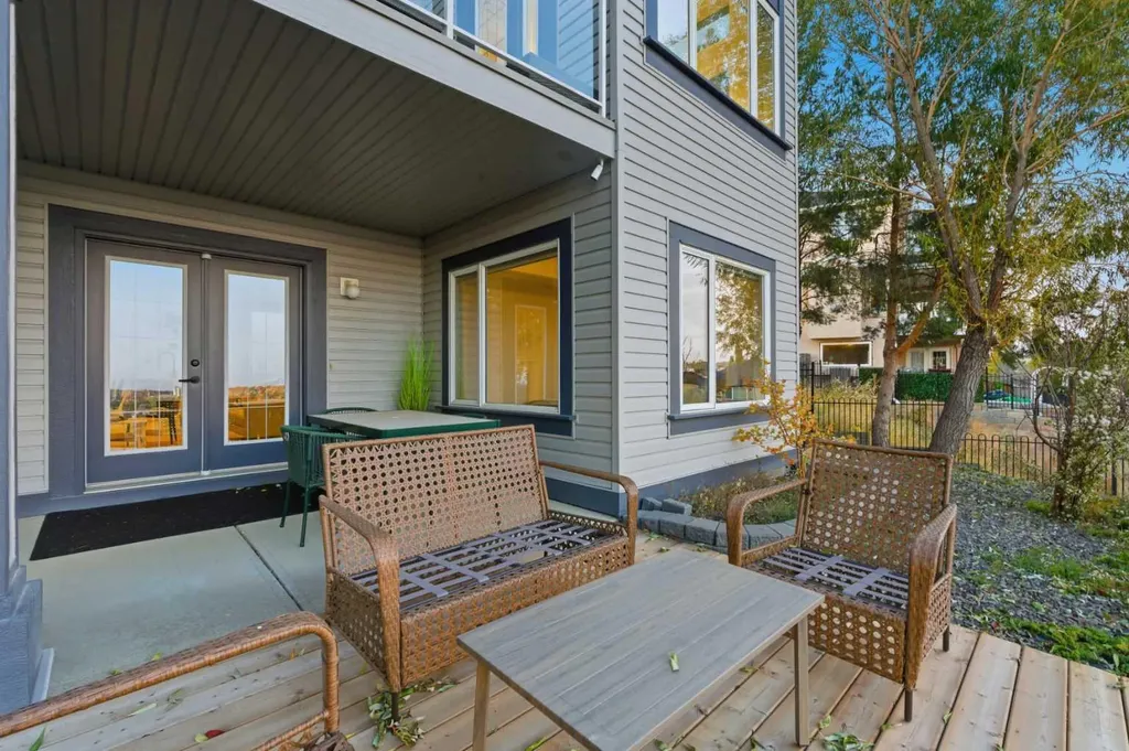 146 Springbluff Heights SW Calgary AB T3H 5B7