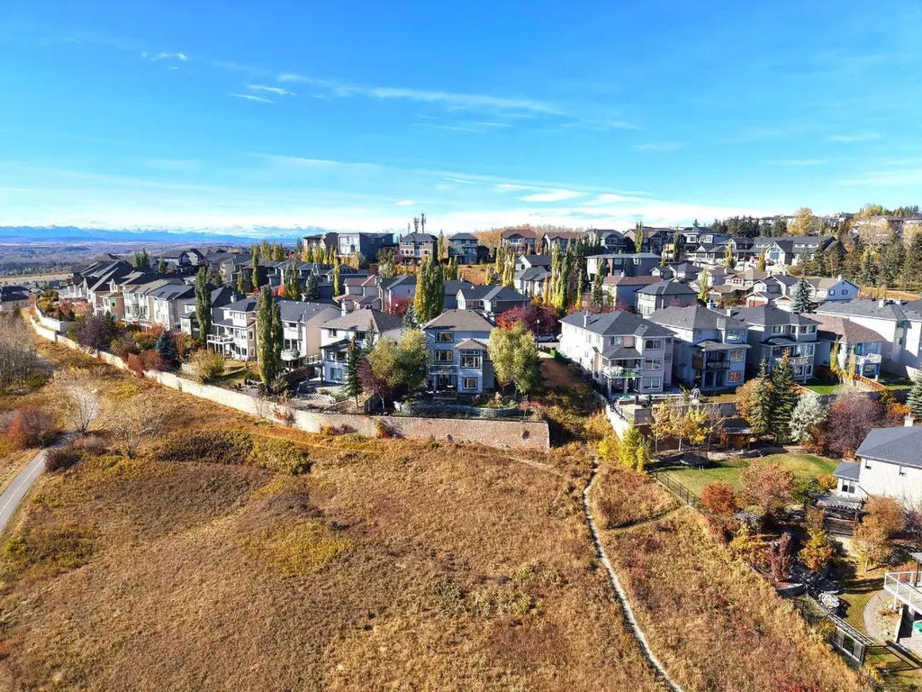 146 Springbluff Heights SW Calgary AB T3H 5B7