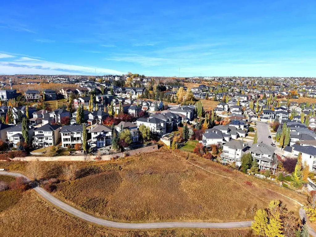 146 Springbluff Heights SW Calgary AB T3H 5B7