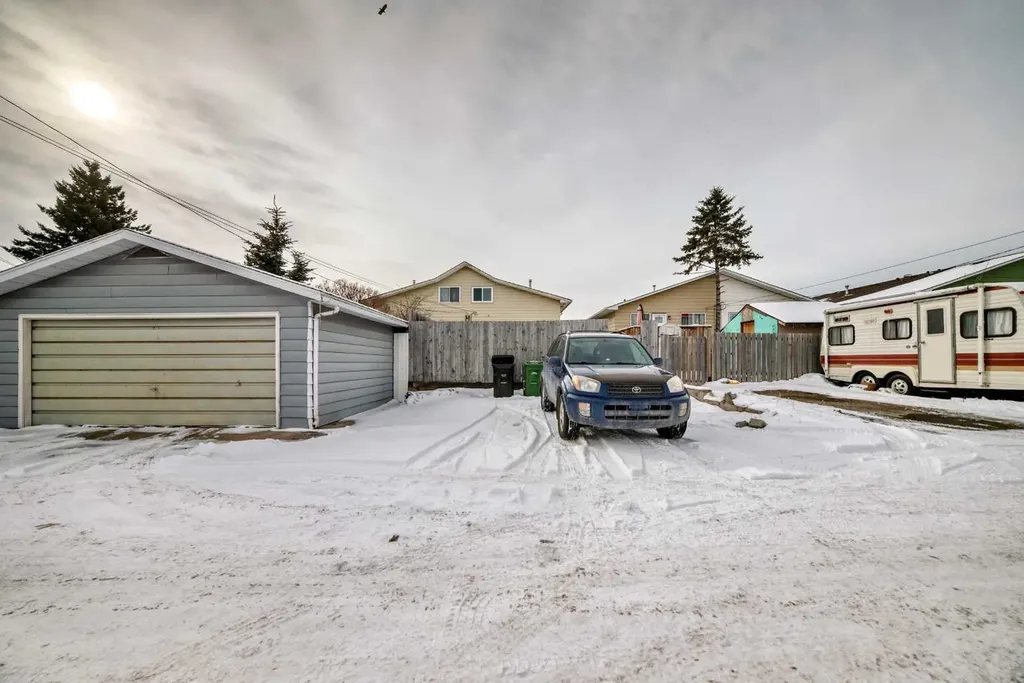 118 Dovertree Place SE Calgary AB T2B2K3