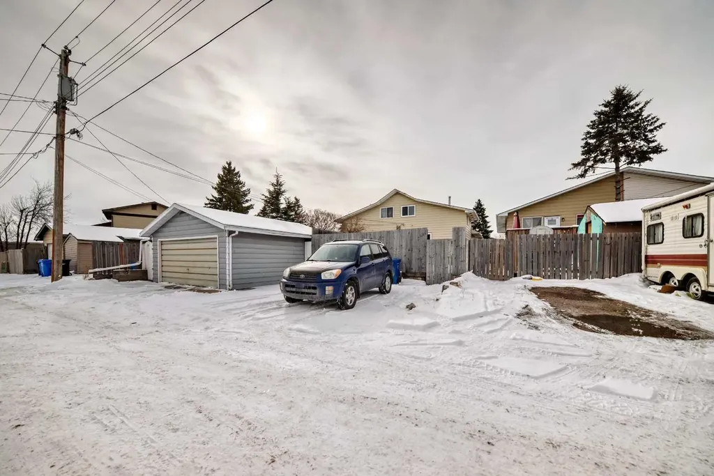 118 Dovertree Place SE Calgary AB T2B2K3