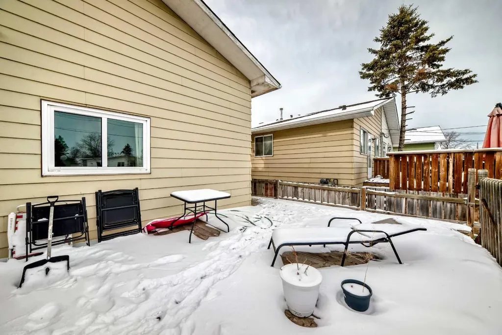 118 Dovertree Place SE Calgary AB T2B2K3