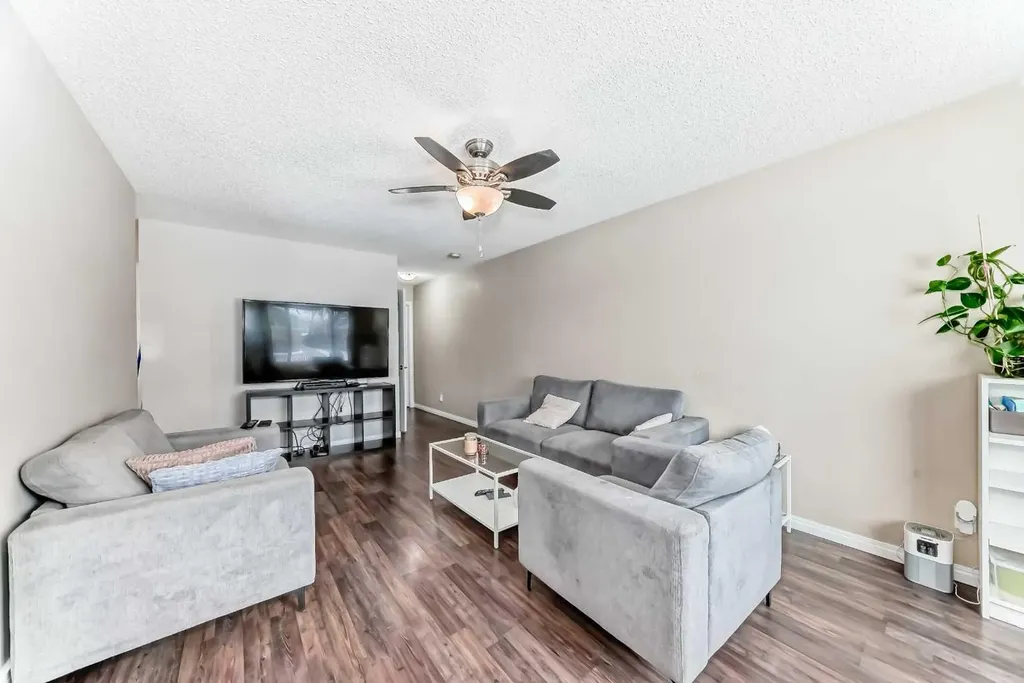 118 Dovertree Place SE Calgary AB T2B2K3