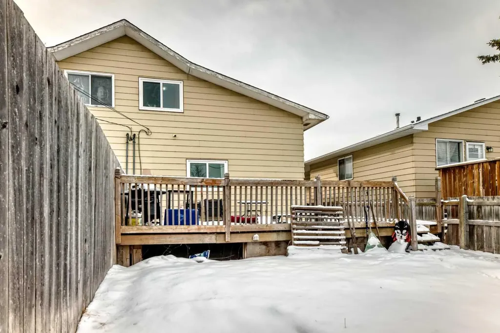118 Dovertree Place SE Calgary AB T2B2K3