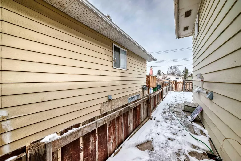 118 Dovertree Place SE Calgary AB T2B2K3