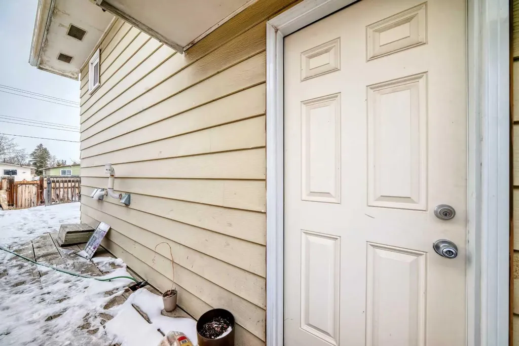 118 Dovertree Place SE Calgary AB T2B2K3