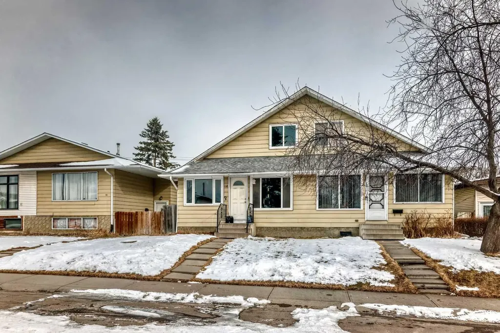 118 Dovertree Place SE Calgary AB T2B2K3