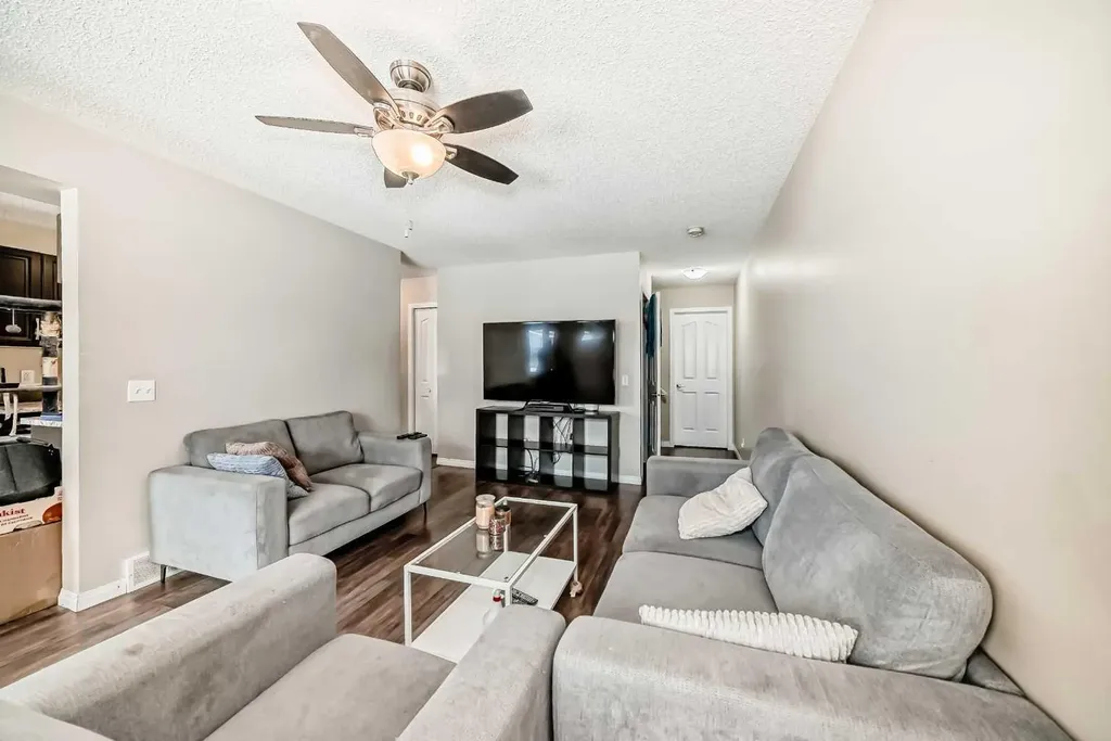 118 Dovertree Place SE Calgary AB T2B2K3