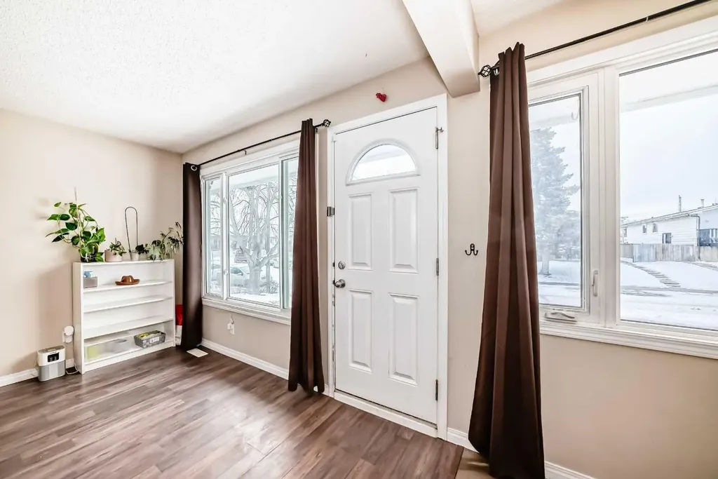 118 Dovertree Place SE Calgary AB T2B2K3