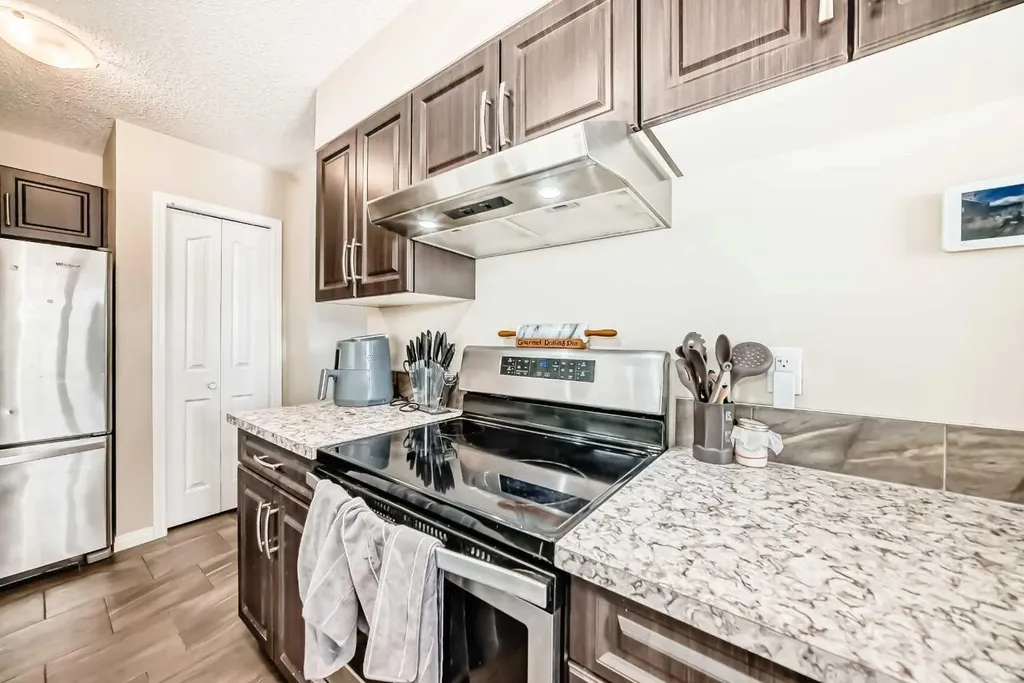 118 Dovertree Place SE Calgary AB T2B2K3