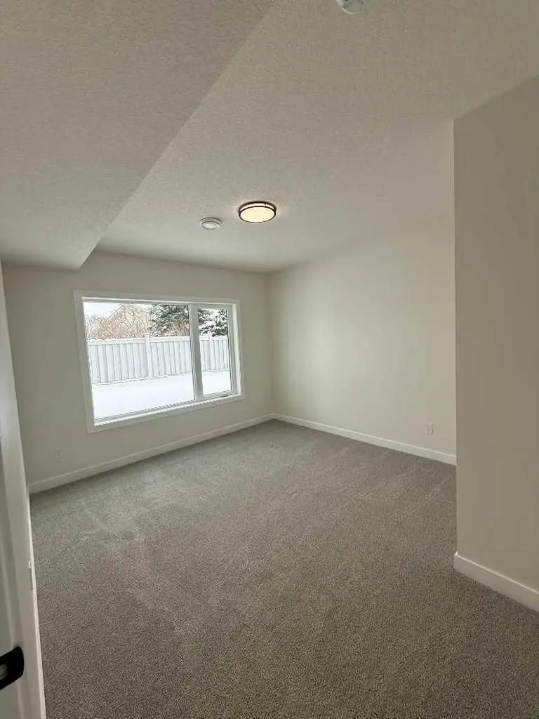 22 Garden Way Drumheller AB T0J 0Y5