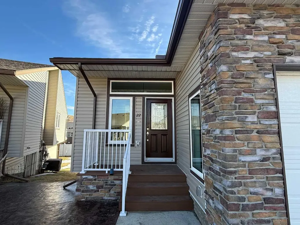 22 Garden Way Drumheller AB T0J 0Y5