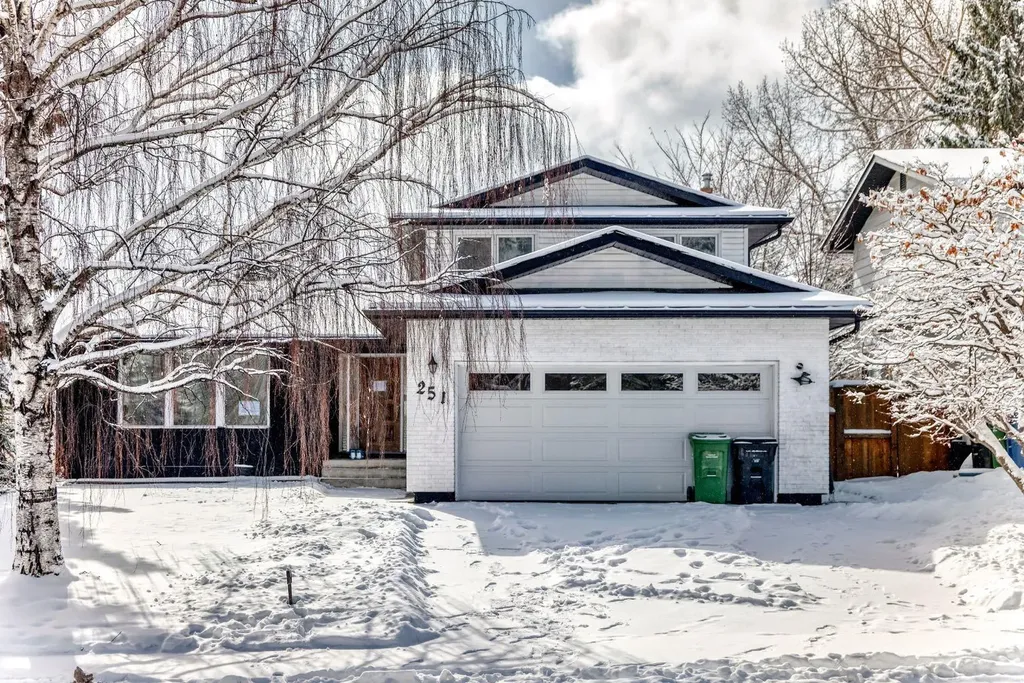251 Cannell Place SW Calgary AB T2W 1T6
