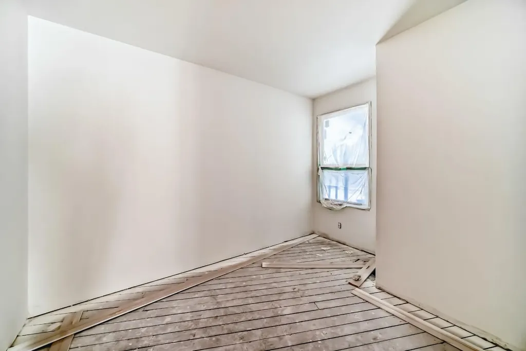 251 Cannell Place SW Calgary AB T2W 1T6