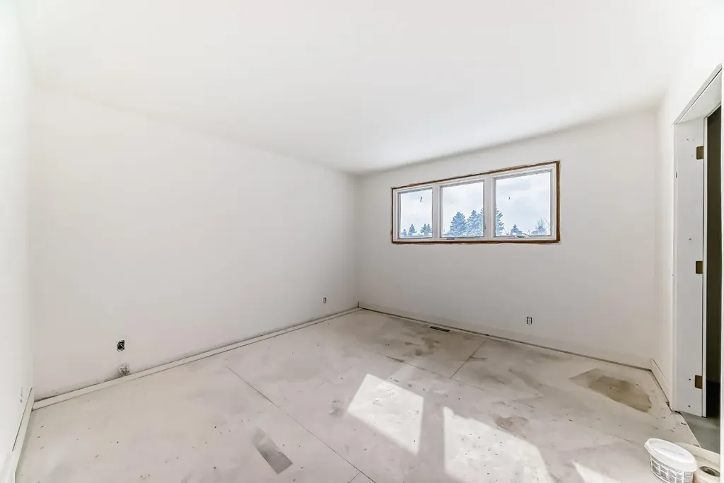 251 Cannell Place SW Calgary AB T2W 1T6